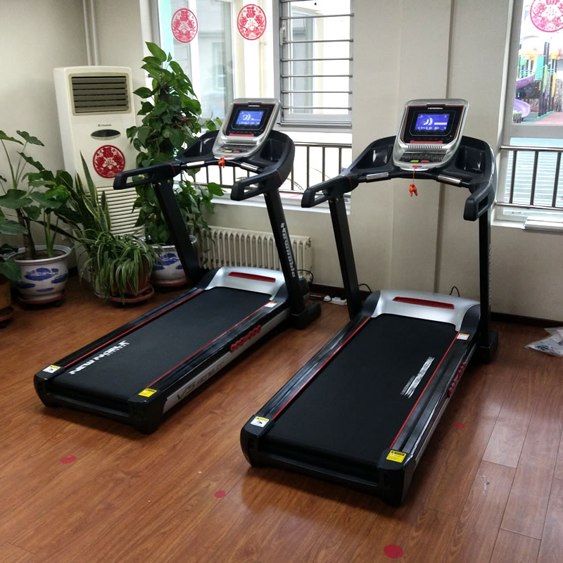 新贵族跑步机 XG-V5 实景图